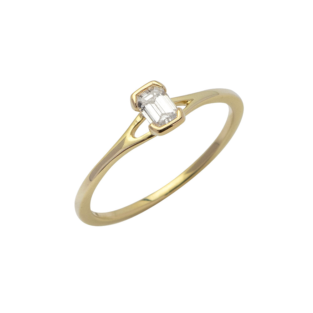 14KY 0.30CTW DIAMOND EMERALD CUT LADIES RING