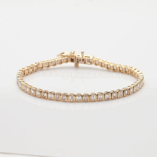 14KY 4.50CTW EMERALD DIAMOND BEZEL SET BRACELET